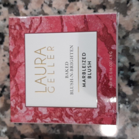 Laura Gellar blush and lipstick - Picture 2 of 5